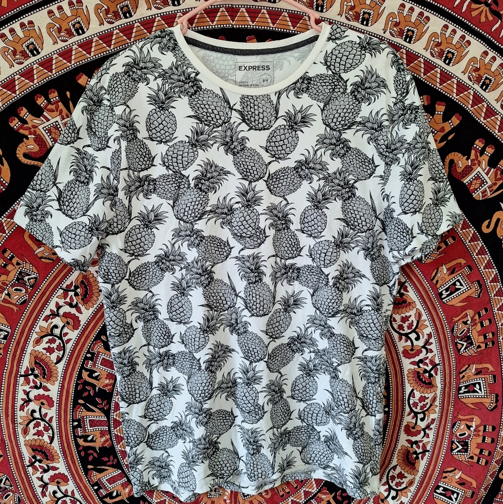 Express Men's Medium Slim Fit Pineapple Print Moisture Wicking White T-Shirt